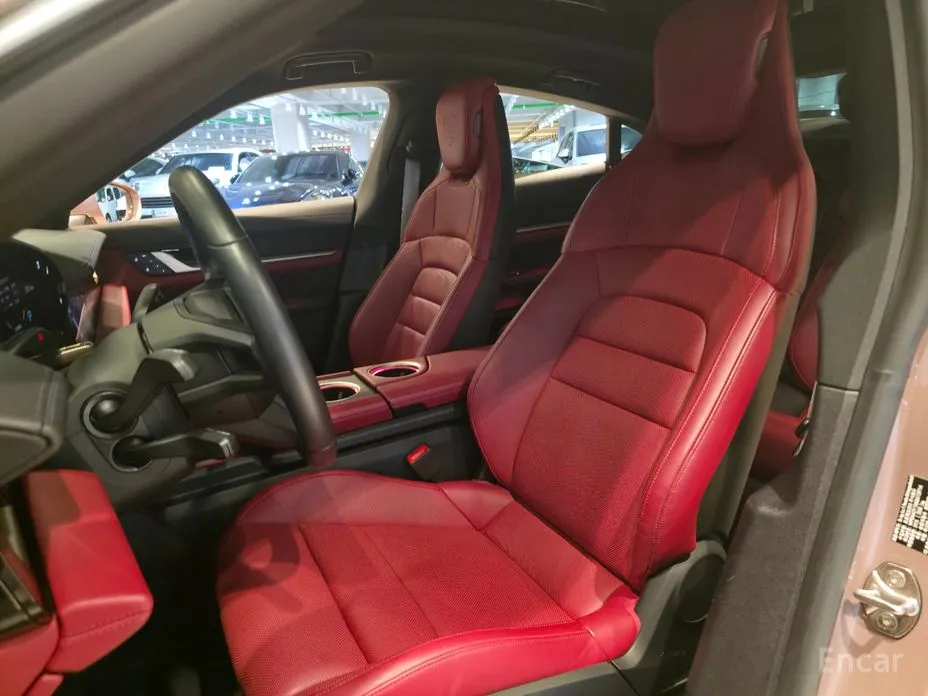 Фото 6 - Porsche Taycan