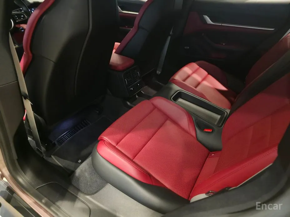 Фото 7 - Porsche Taycan