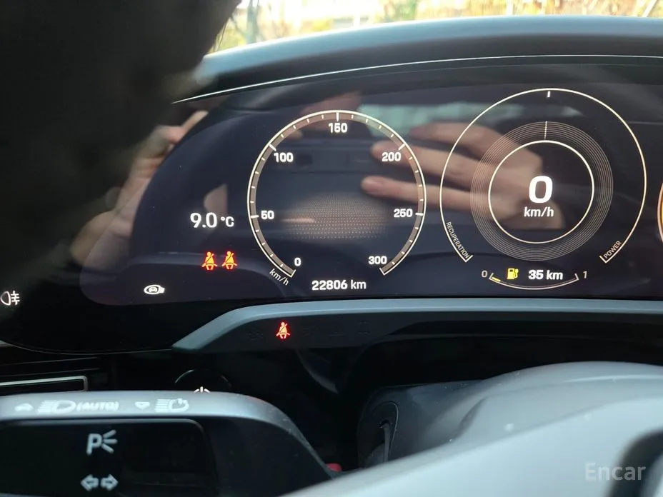 Фото 9 - Porsche Taycan