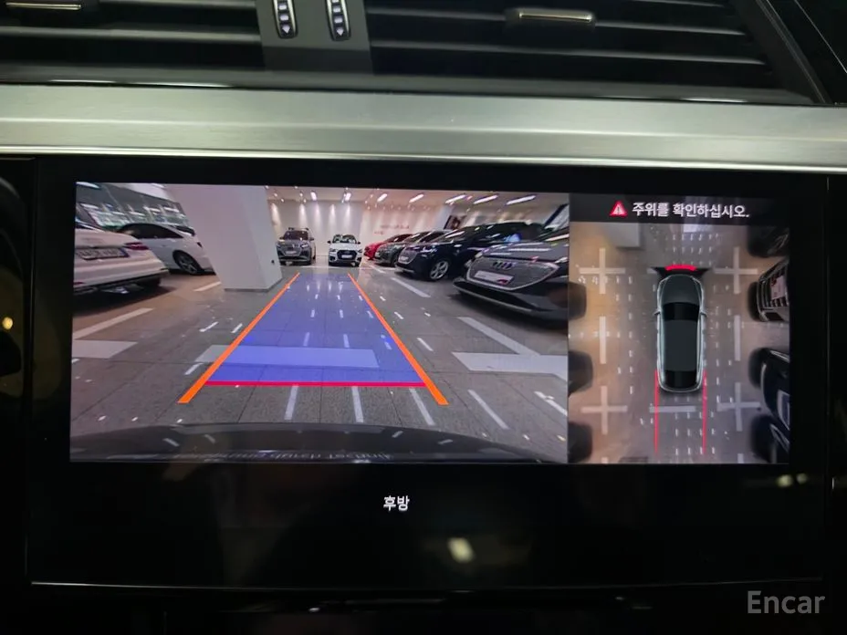 Фото 15 - Audi e-tron