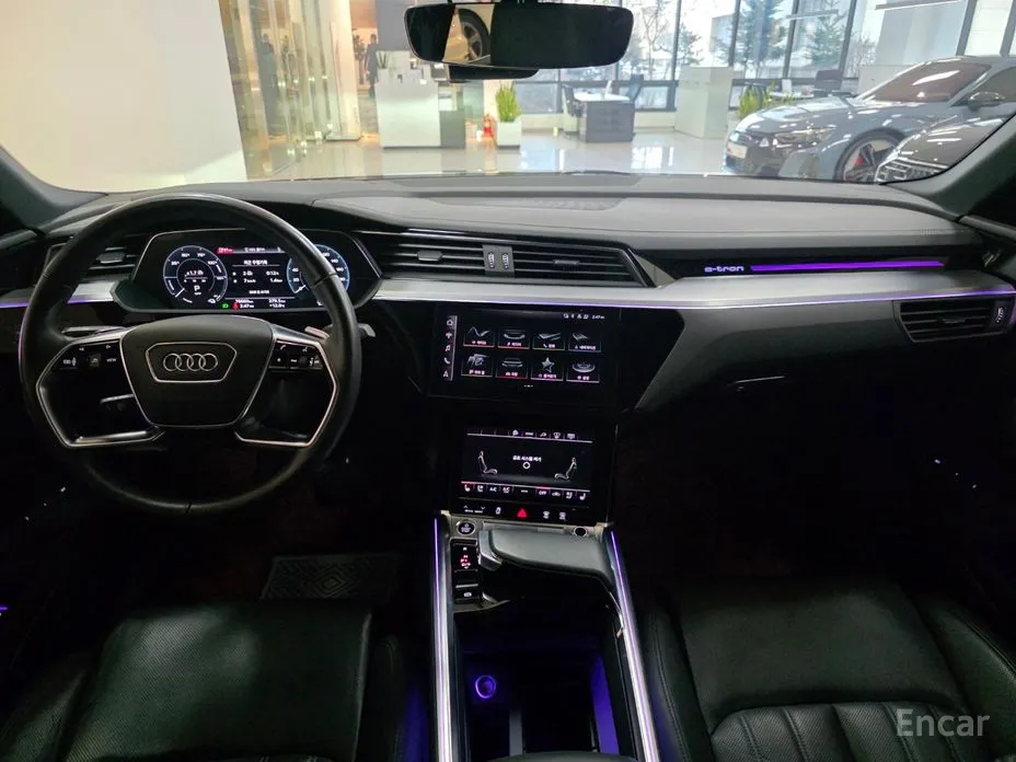 Фото 7 - Audi e-tron