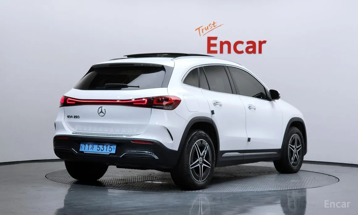 Фото 2 - Mercedes-Benz EQA