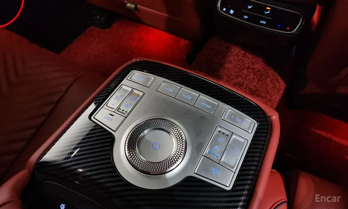 Фото 19 - Genesis G80