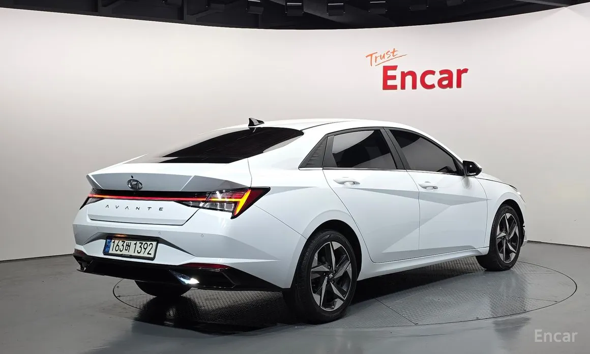 Фото 2 - Hyundai Avante