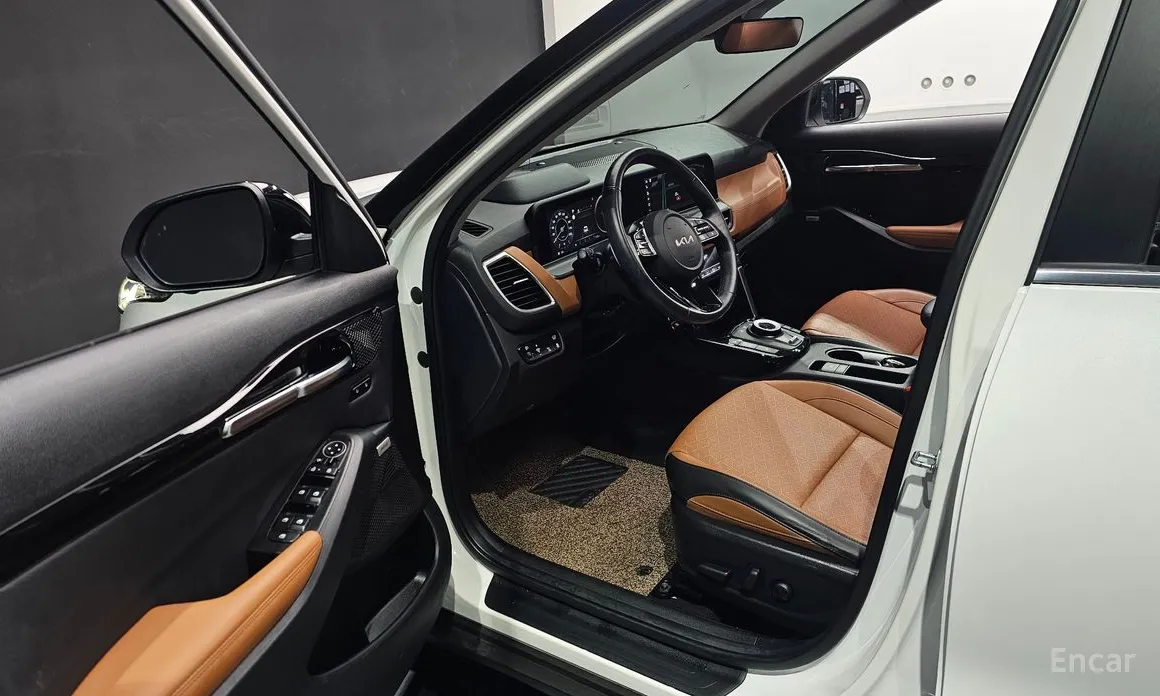 Фото 11 - Kia Seltos