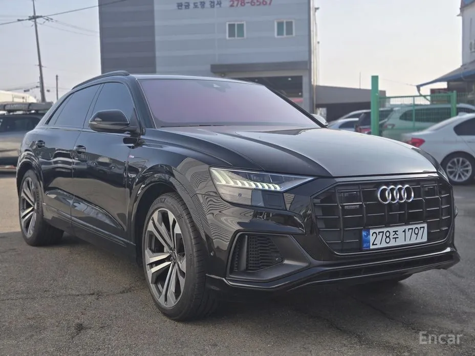 Фото 3 - Audi Q8