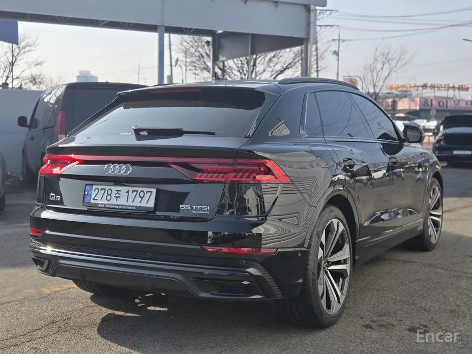 Фото 5 - Audi Q8