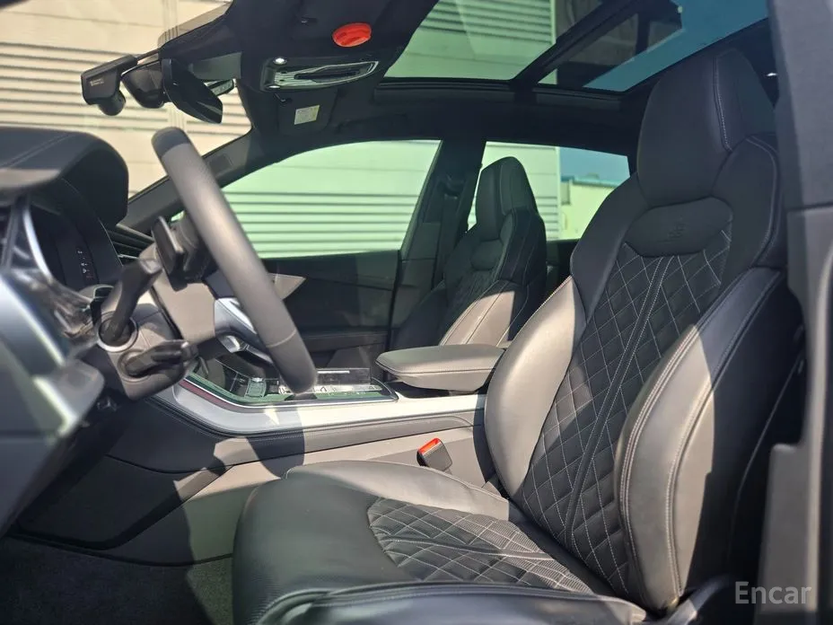 Фото 9 - Audi Q8