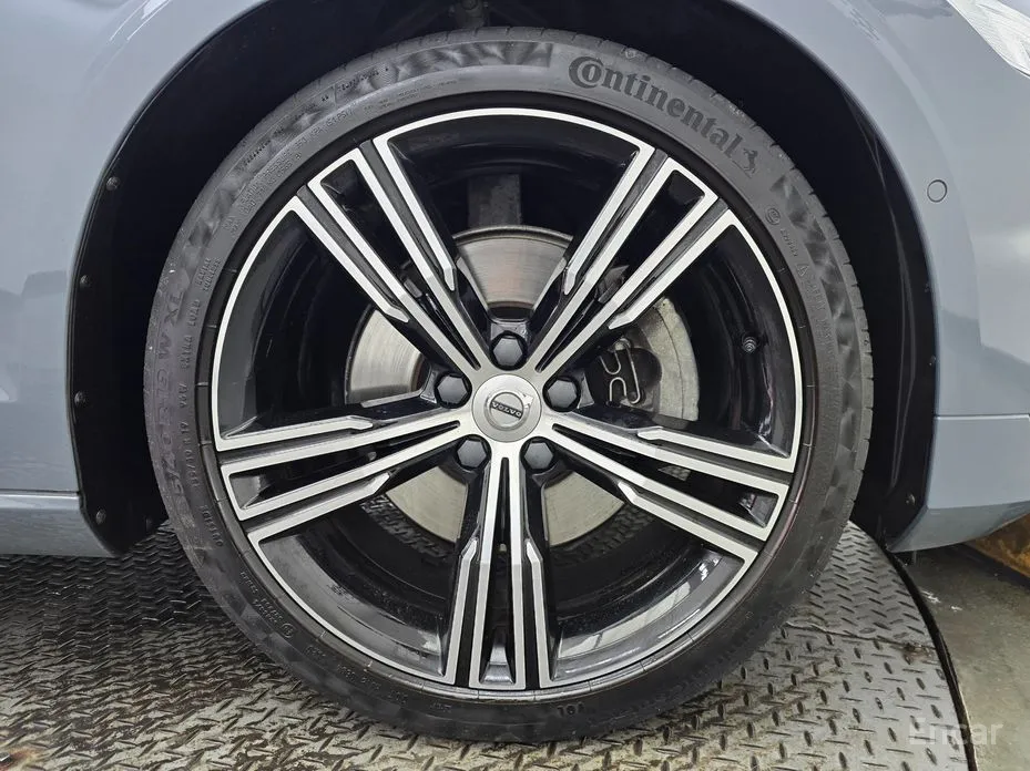 Фото 6 - Volvo S60