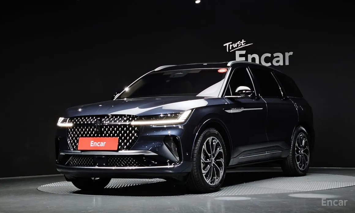 Фото 1 - Lincoln Nautilus