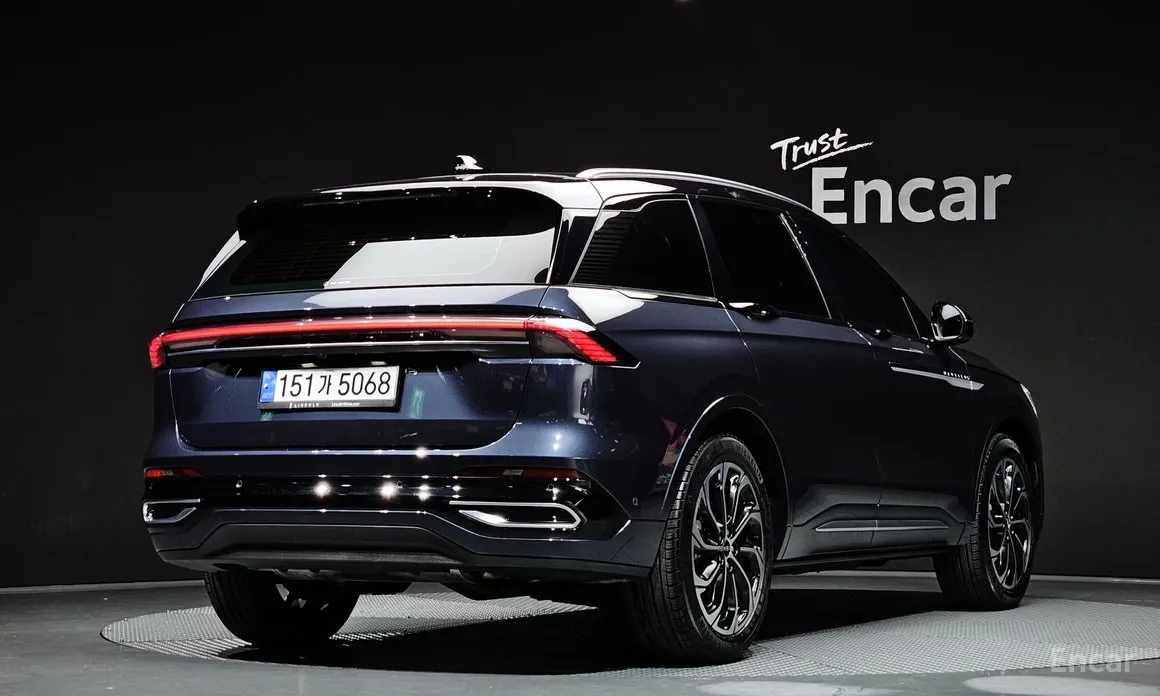 Фото 2 - Lincoln Nautilus