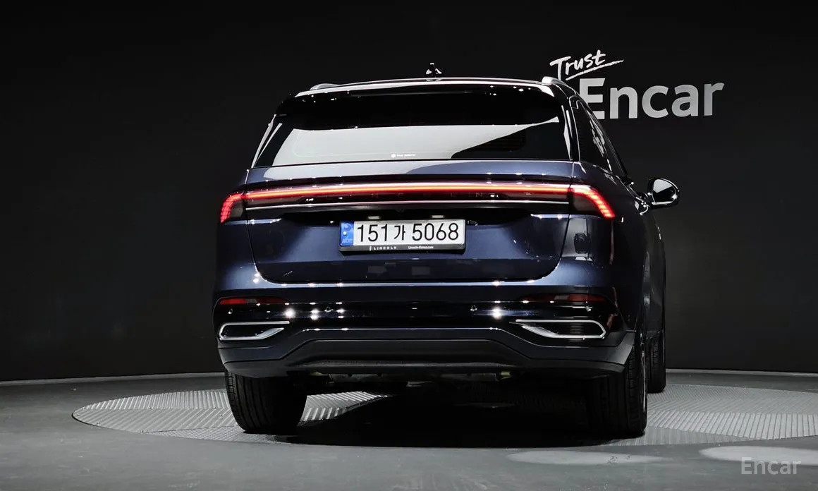 Фото 4 - Lincoln Nautilus