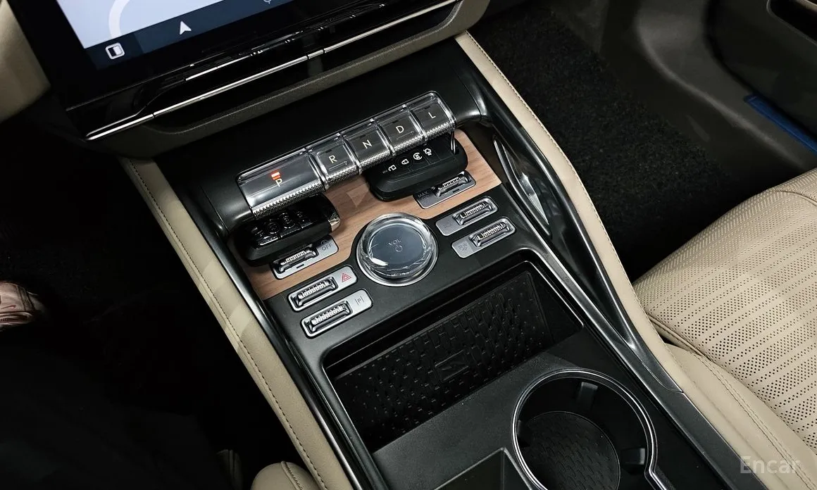 Фото 9 - Lincoln Nautilus