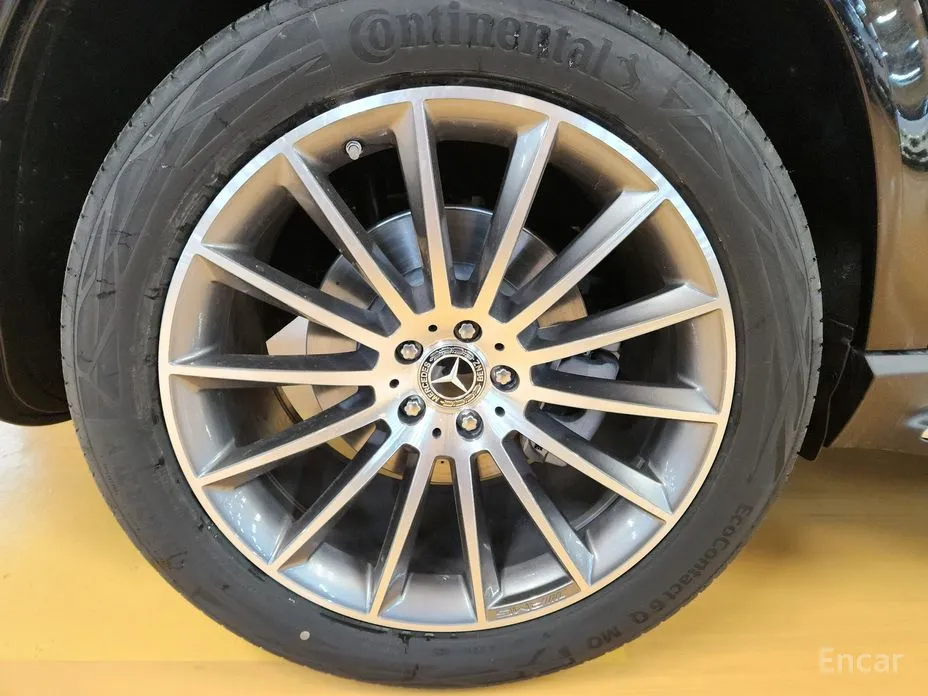 Фото 18 - Mercedes-Benz GLE-Class