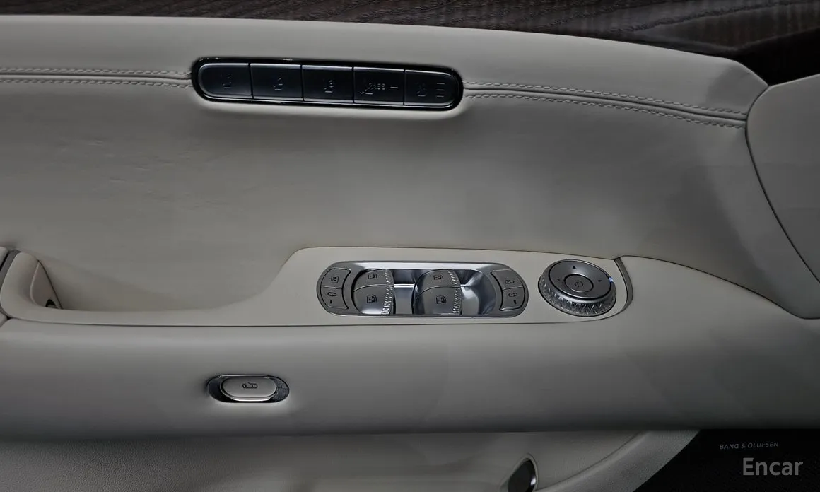 Фото 12 - Genesis G90