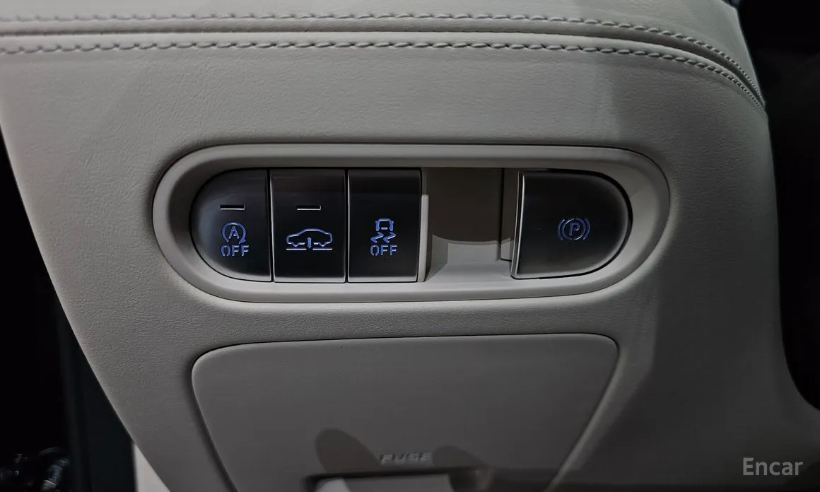 Фото 13 - Genesis G90