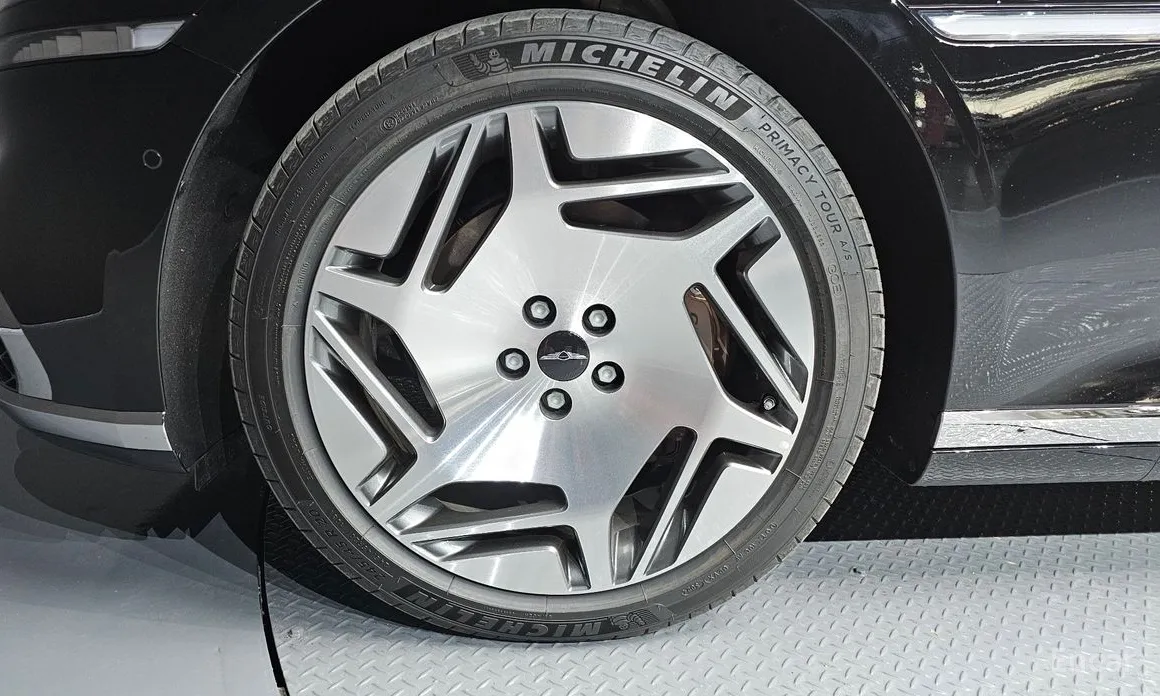 Фото 5 - Genesis G90