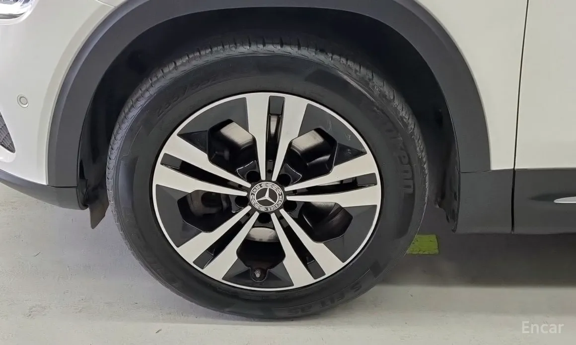 Фото 18 - Mercedes-Benz GLB-Class