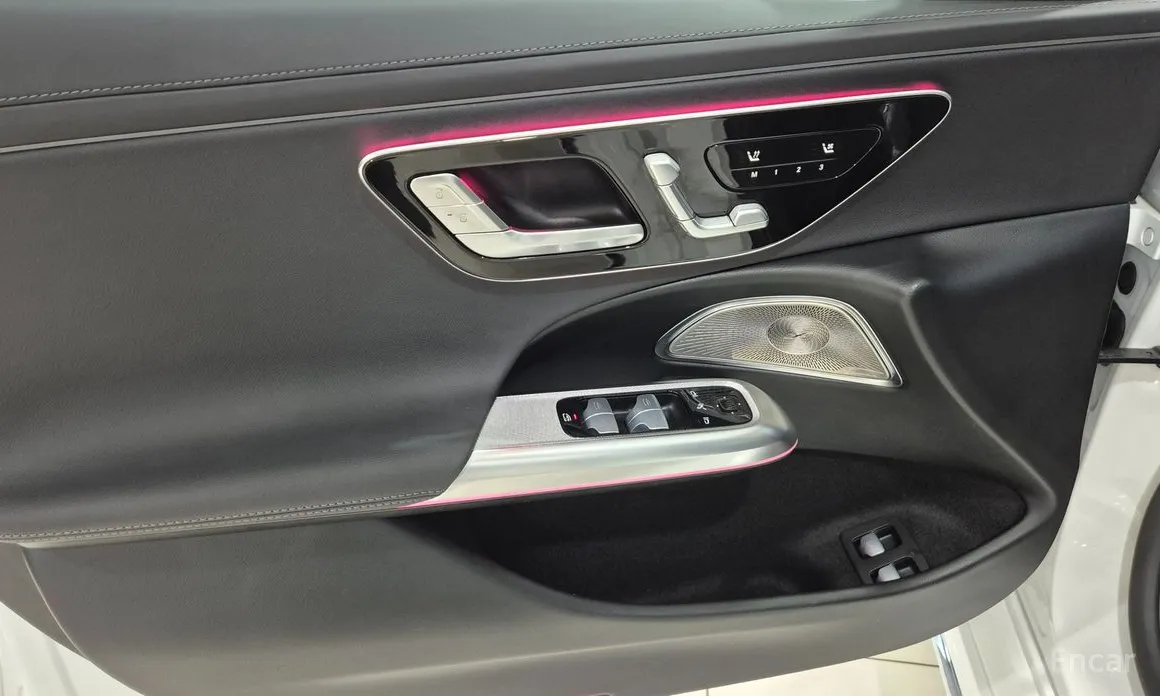 Фото 11 - Mercedes-Benz E-Class