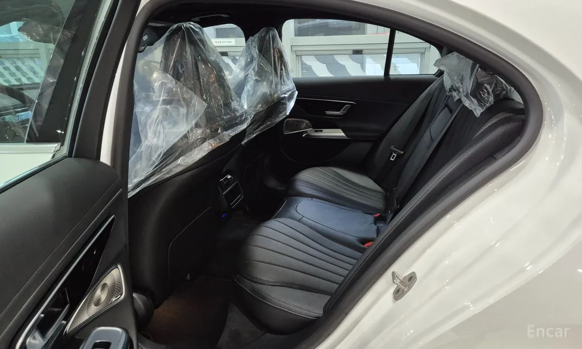 Фото 13 - Mercedes-Benz E-Class