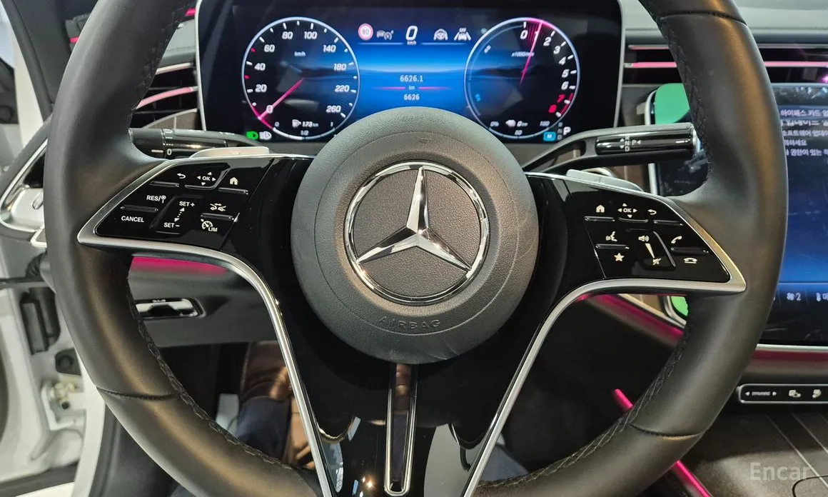 Фото 14 - Mercedes-Benz E-Class