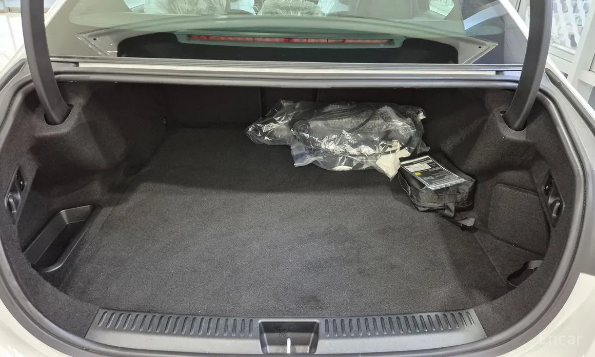 Фото 20 - Mercedes-Benz E-Class