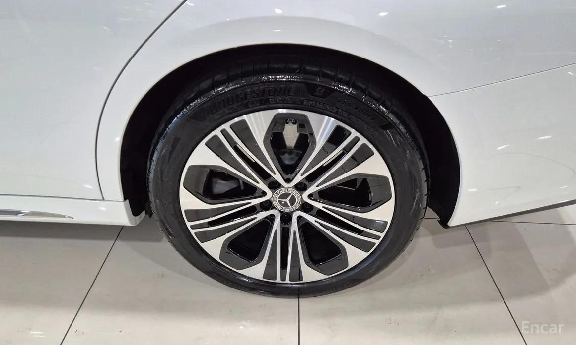 Фото 5 - Mercedes-Benz E-Class