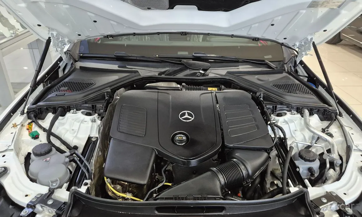 Фото 6 - Mercedes-Benz E-Class