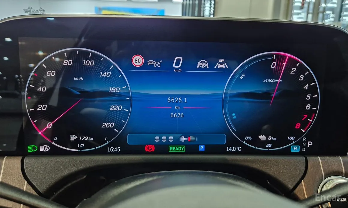 Фото 8 - Mercedes-Benz E-Class