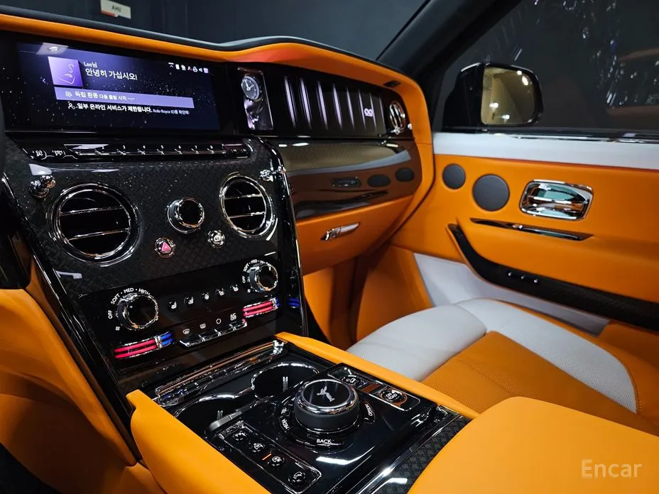 Фото 12 - Rolls-Royce Cullinan