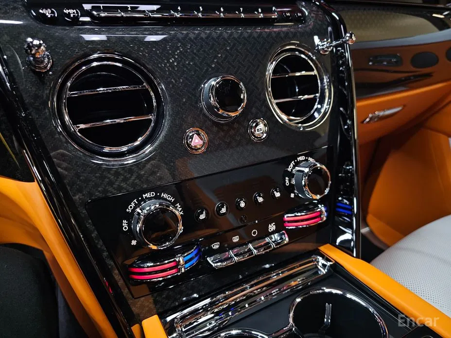 Фото 15 - Rolls-Royce Cullinan