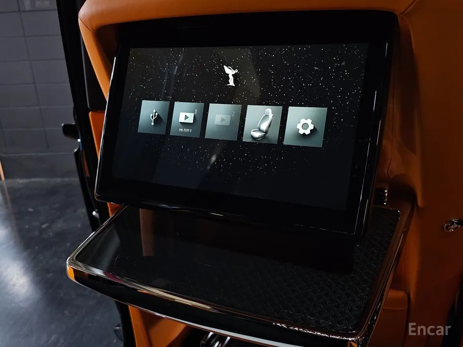 Фото 19 - Rolls-Royce Cullinan