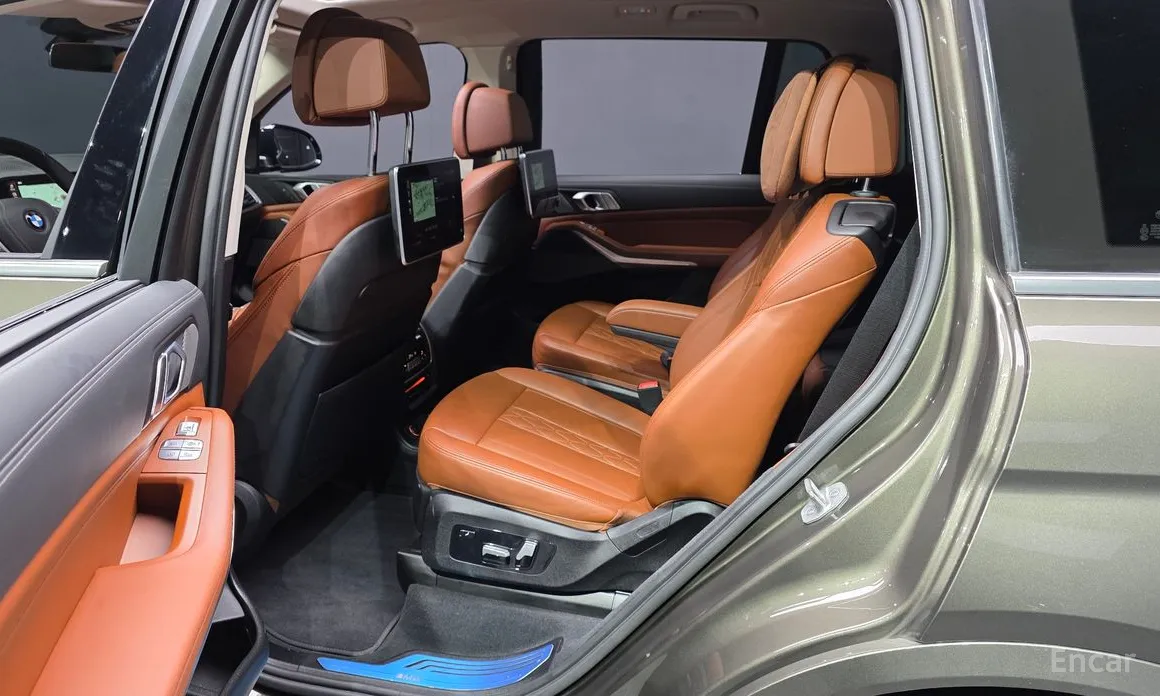 Фото 12 - BMW X7