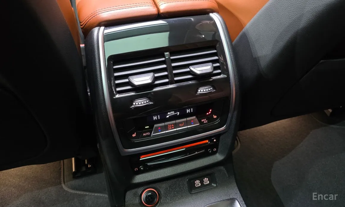 Фото 18 - BMW X7