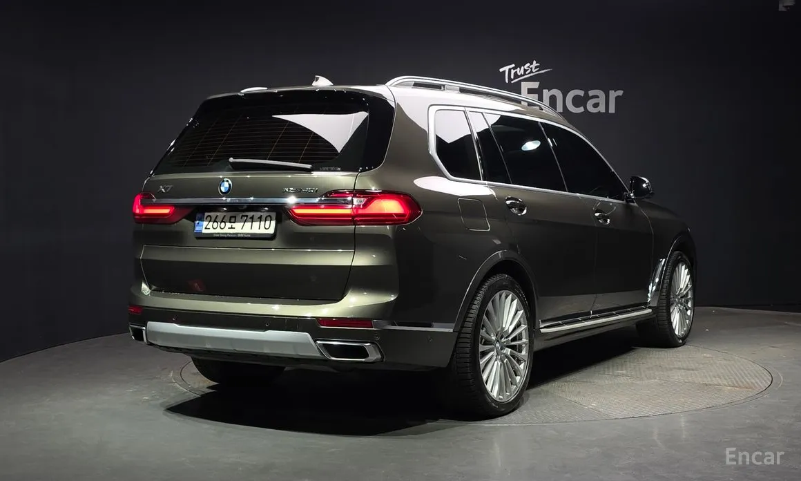 Фото 2 - BMW X7