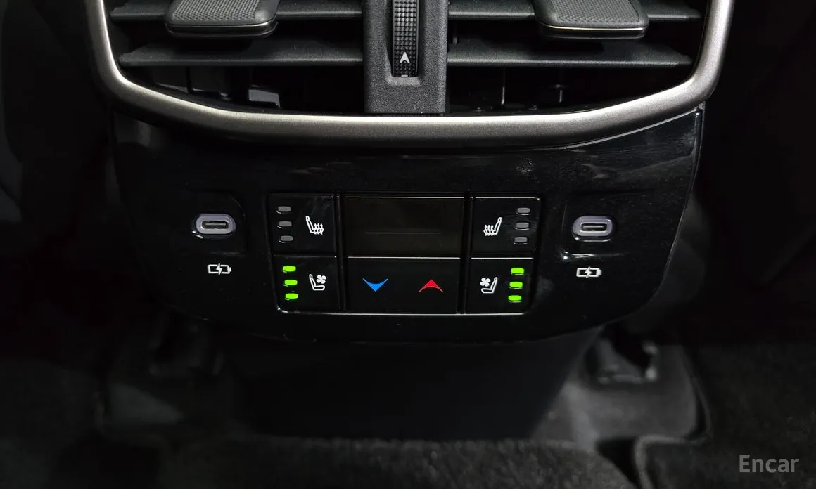 Фото 18 - Lexus RX