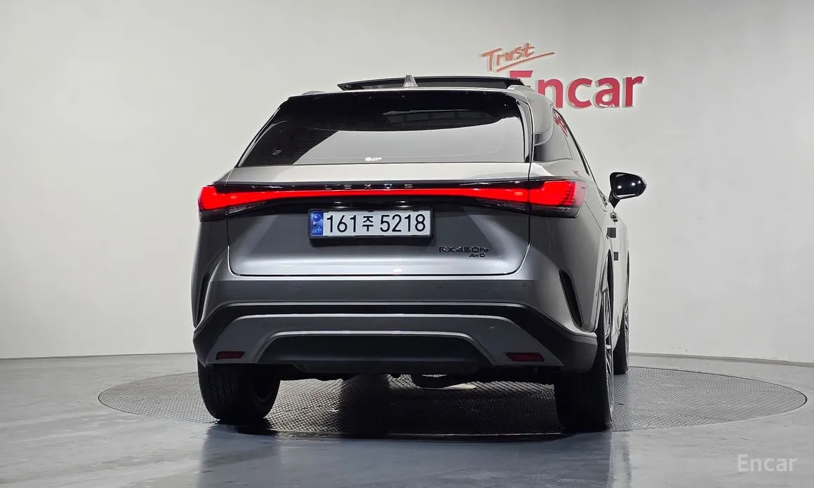 Фото 4 - Lexus RX