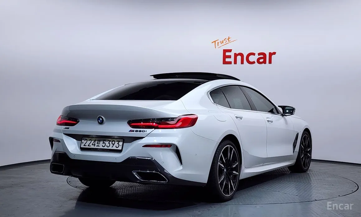 Фото 2 - BMW 8 Series