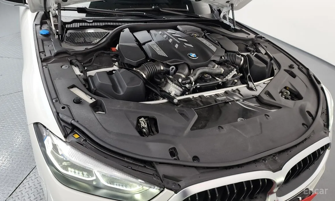 Фото 6 - BMW 8 Series