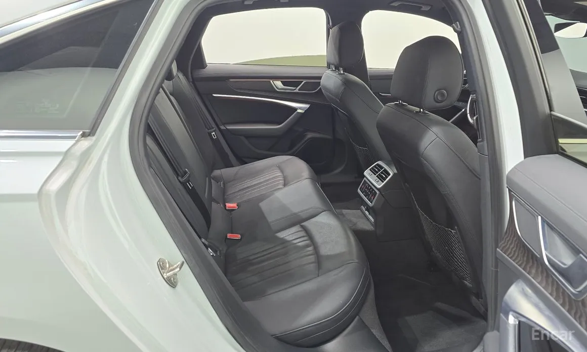 Фото 12 - Audi A6