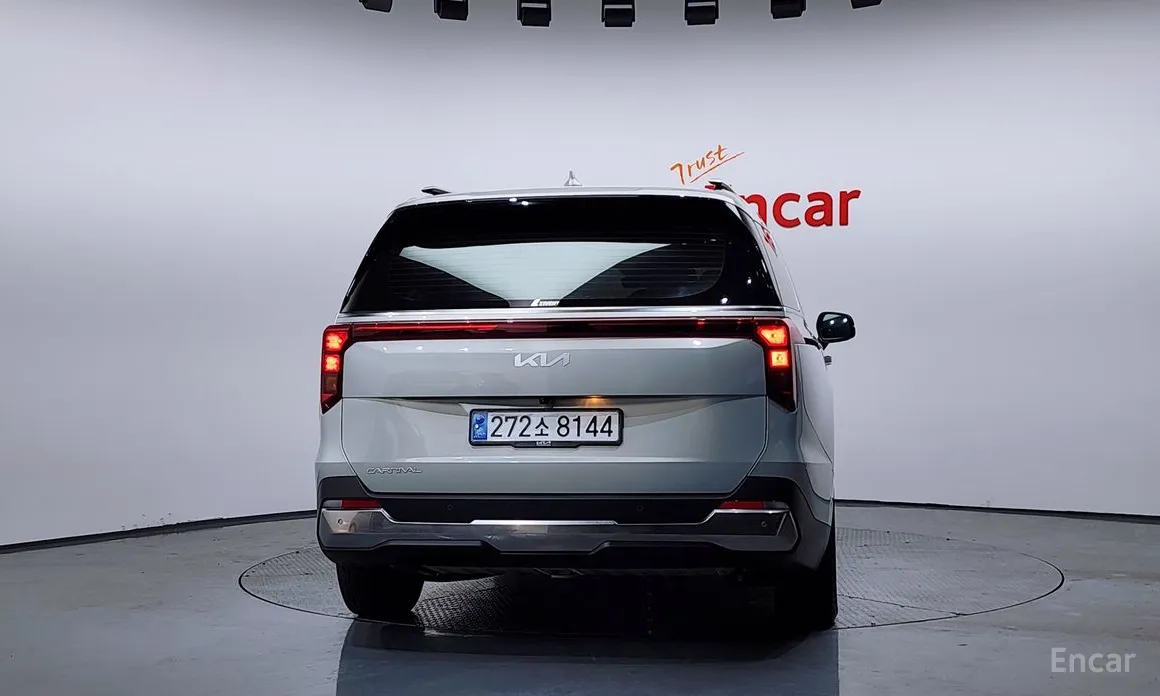 Фото 4 - Kia Carnival