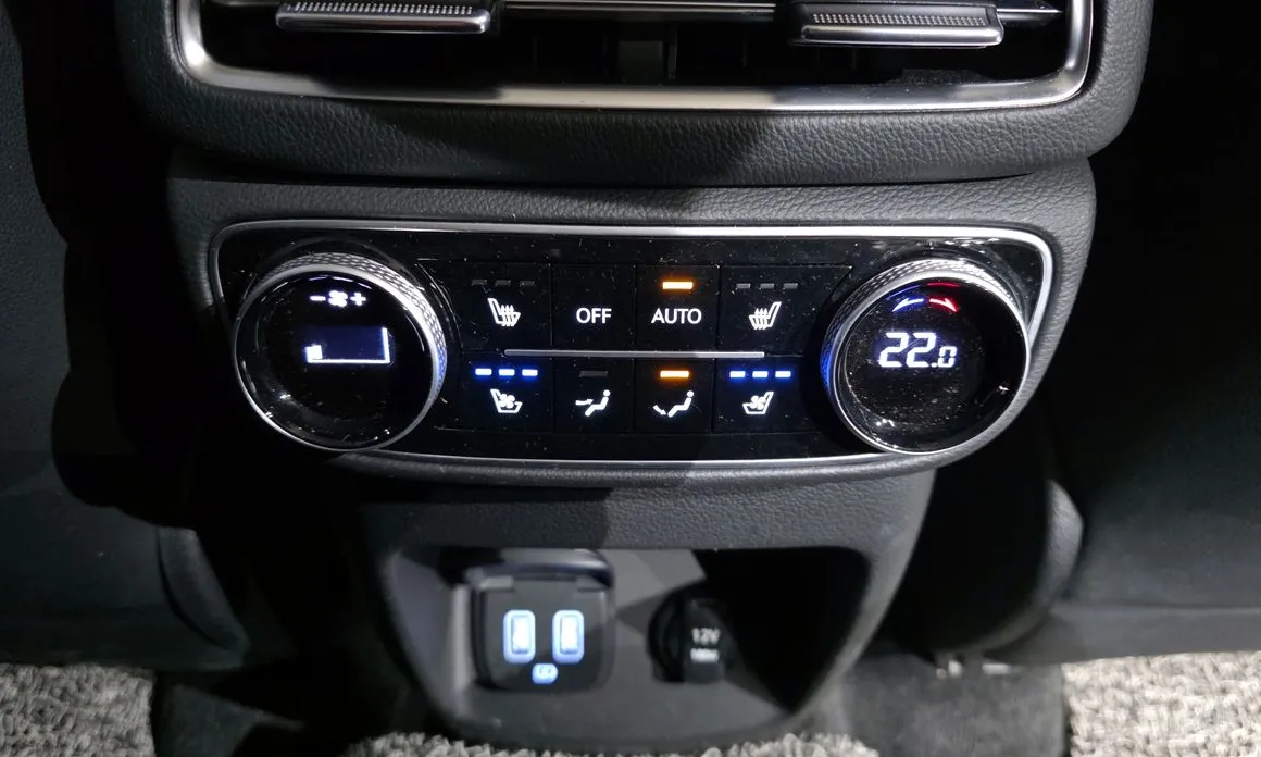 Фото 18 - Genesis GV80