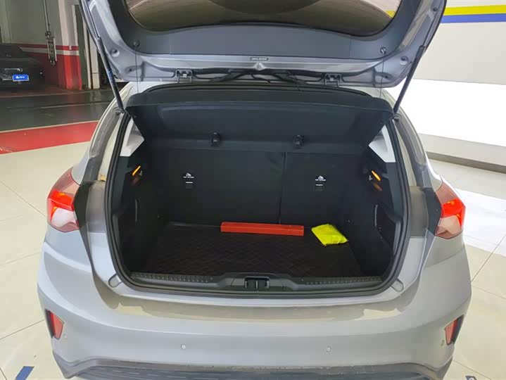 Фото 4 - Ford Focus