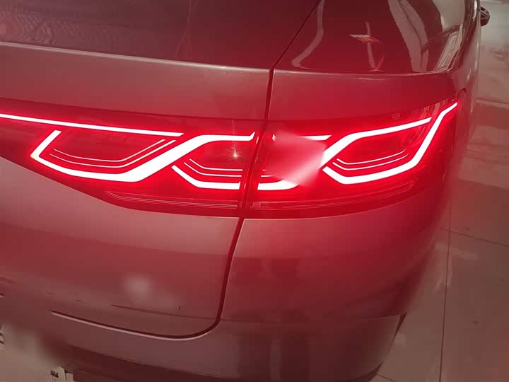 Фото 8 - BYD Qin L