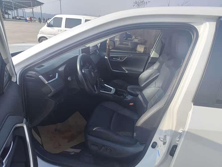 Фото 4 - Toyota Wildlander