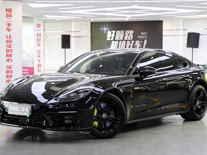 Фото 1 - Porsche Panamera Hybrid