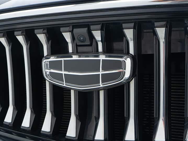 Фото 9 - Geely Monjaro