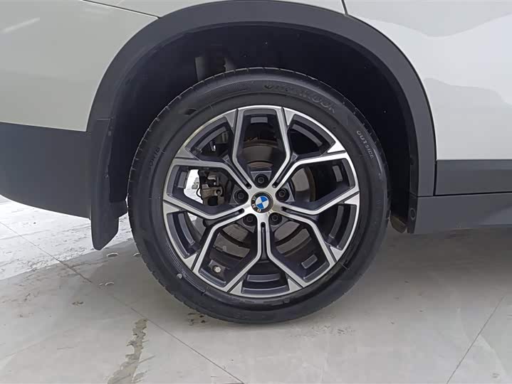 Фото 6 - BMW X1