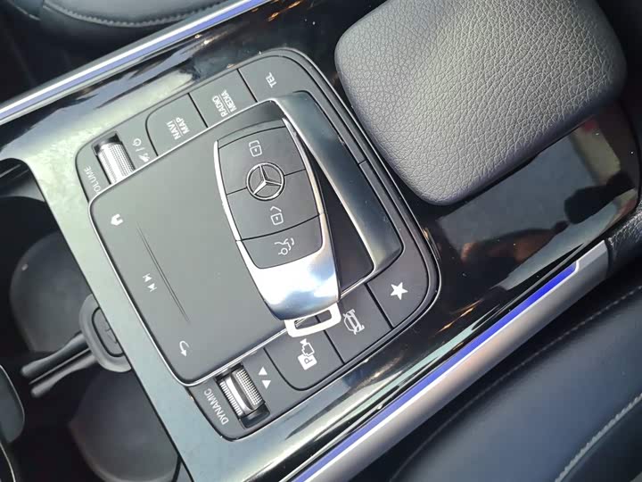 Фото 9 - Mercedes-Benz EQA