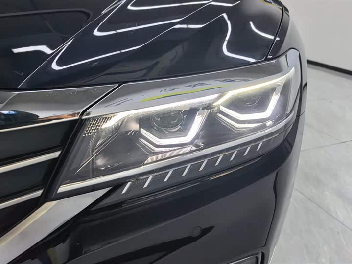 Фото 5 - Volkswagen Passat